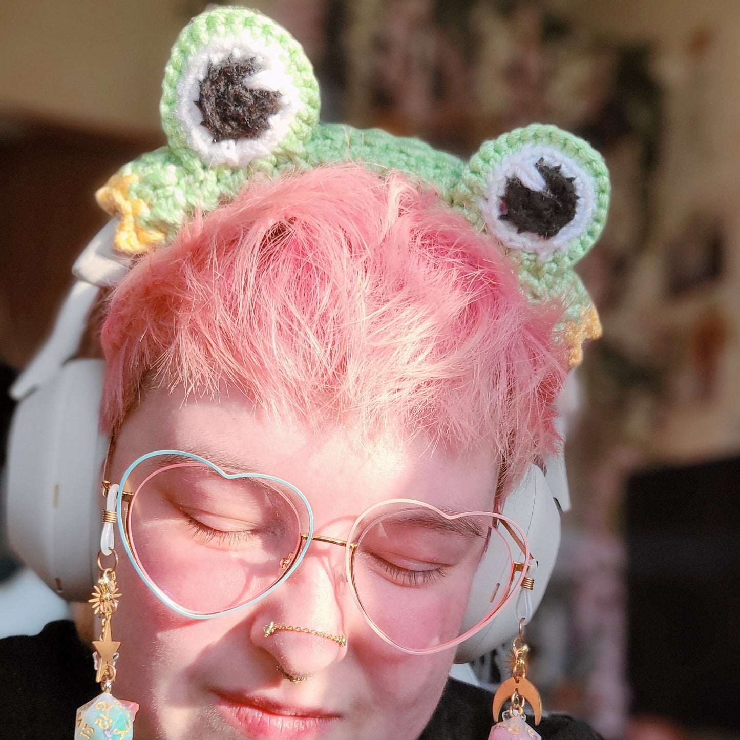 MADE-TO-ORDER Frog Eyes | Headphone Buddy