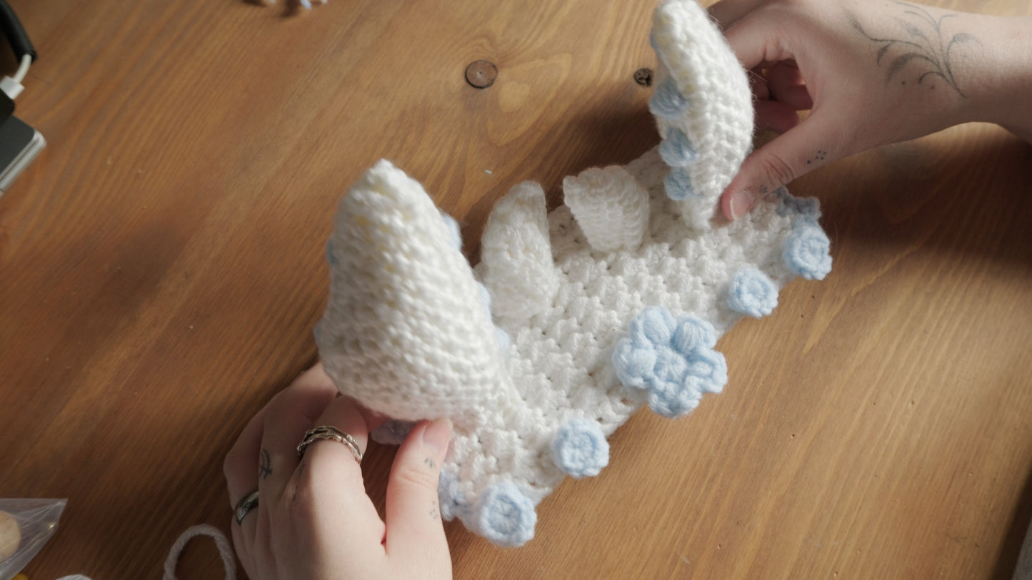 READY-TO-SHIP White Dragon Headphone Buddy