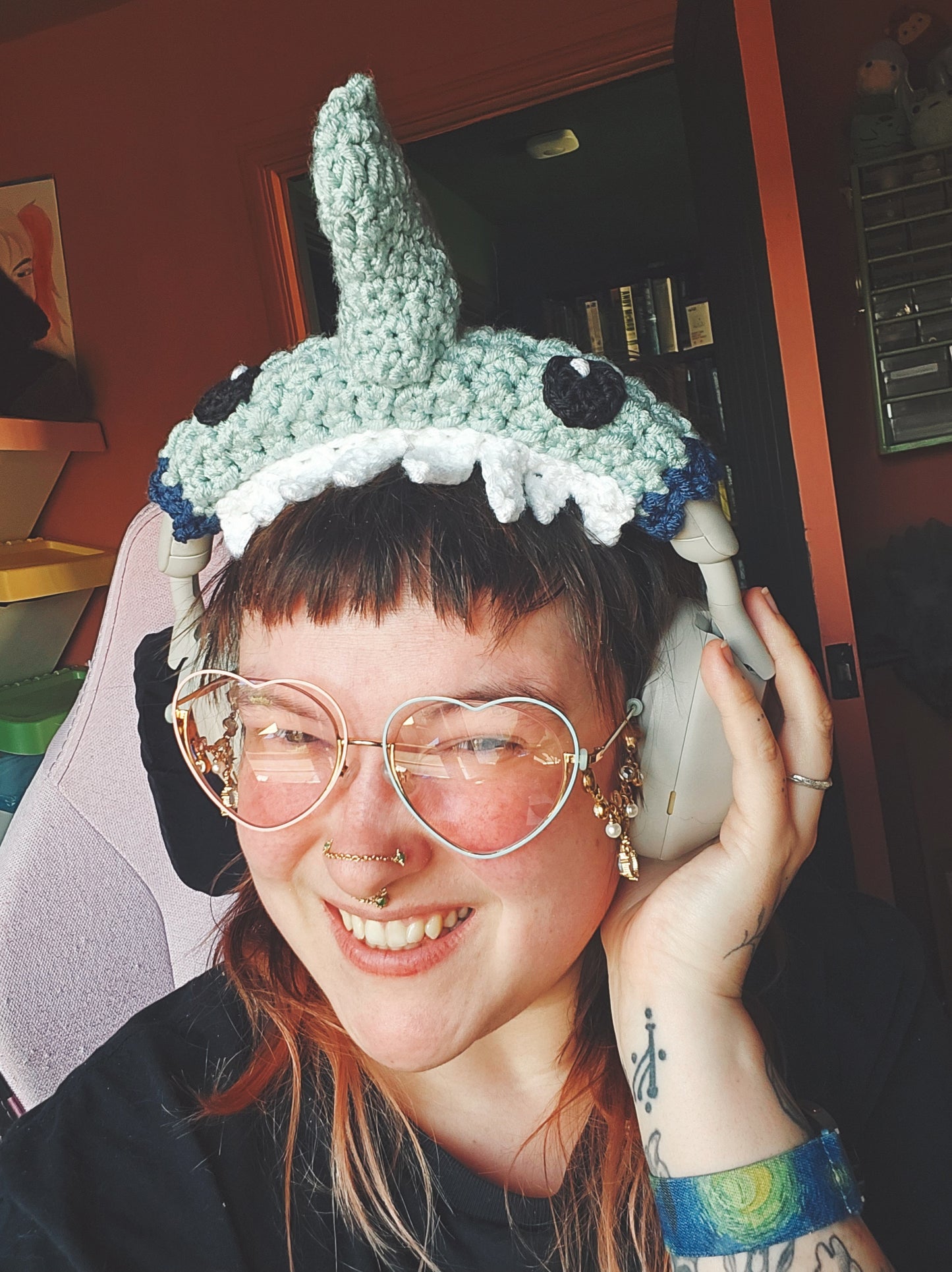 READY-TO-SHIP Blue Shark Headphone Buddy