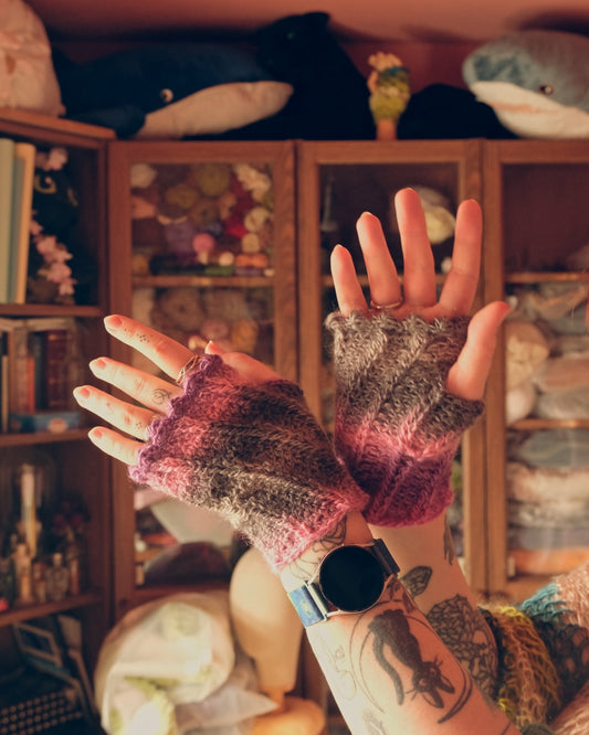 READY-TO-SHIP: Bloom & Dust | Fingerless Mittens